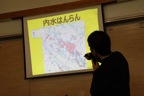 段ボールジオラマ製作の様子