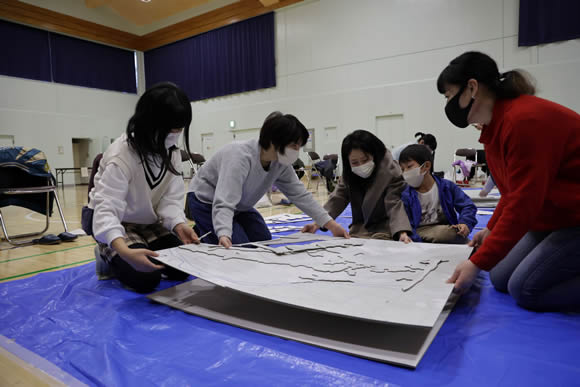段ボールジオラマ製作の様子