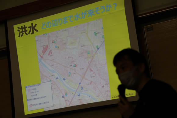 段ボールジオラマ製作の様子
